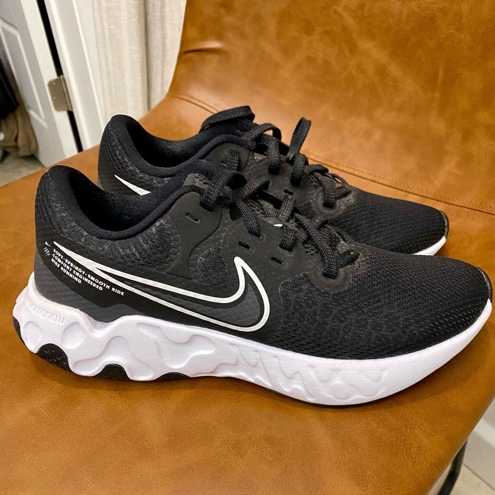 Women's Nike Renew Ride 2 Shoes (Size 8)